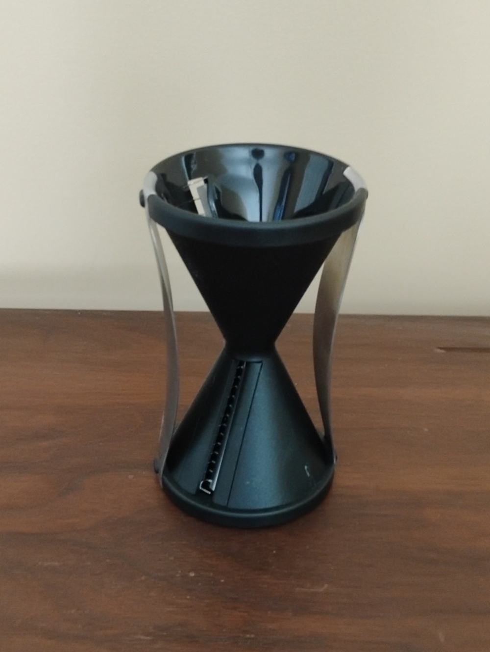 Black Spiral Vegetable Peeler and Julienne Slicer